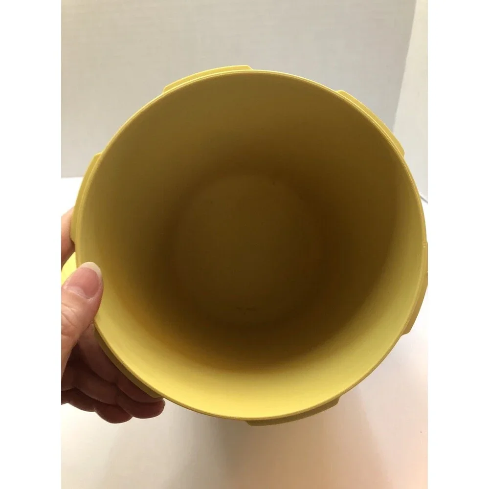 Vintage Servalier Tupperware Canister Container 807-4 Yellow with Lid